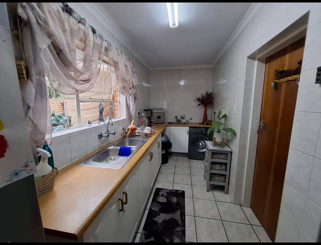 2 BEDROOM HOUSE FOR SALE IN VANDERBIJLPARK SW 5